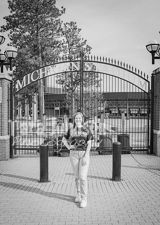 24 U of M Grad Photos - Audrey-28