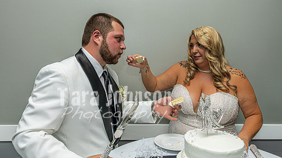 J. & D. Klann - Cutting of the Cake - TJP (19 of 24)
