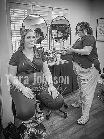 Eric & Elyse - Wedding Prep - BW (submitted) (16 of 17)