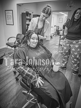 Eric & Elyse - Wedding Prep - BW (submitted) (15 of 17)