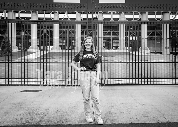 24 U of M Grad Photos - Audrey-4