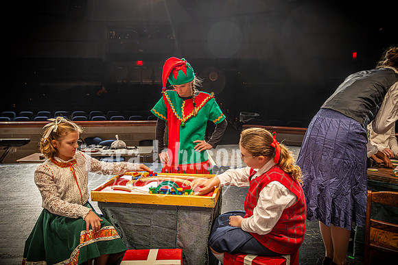 23 LHS Theatre - 34th - R1 (79 of 774)