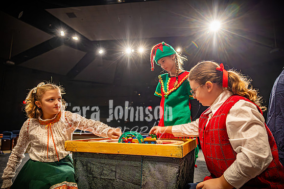 23 LHS Theatre - 34th - R1 (81 of 774)
