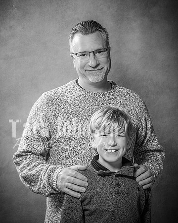 Gritzinger Family - BW - TJP (10 of 12)