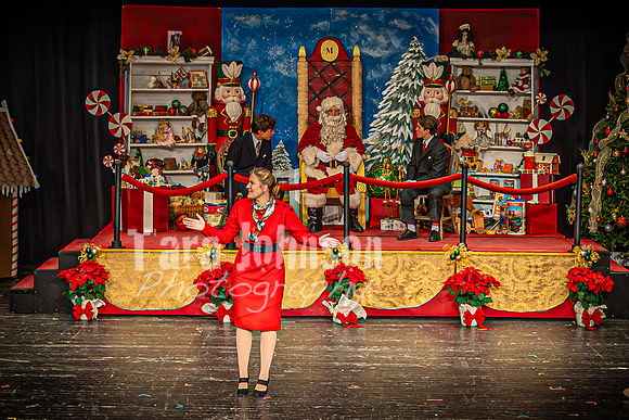 23 LHS Theatre - Elf Theatre - TJP (2 of 131)