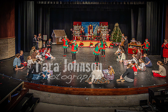 23 LHS Theatre - Elf Theatre - TJP (69 of 131)