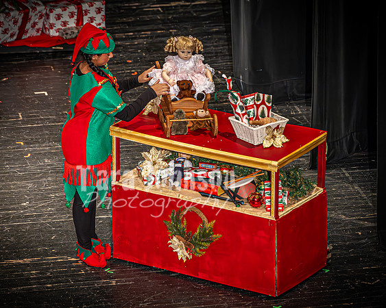 23 LHS Theatre - Friday Night - TJP (143 of 581)