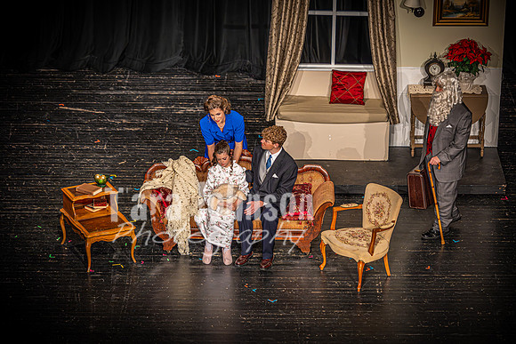 23 LHS Theatre - Friday Night - TJP (205 of 581)
