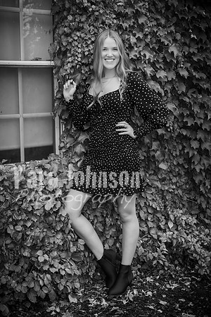 Liv Robins - BW - TJP (7 of 72)
