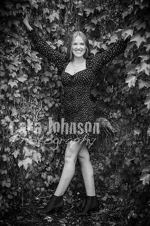 Liv Robins - BW - TJP (9 of 72)