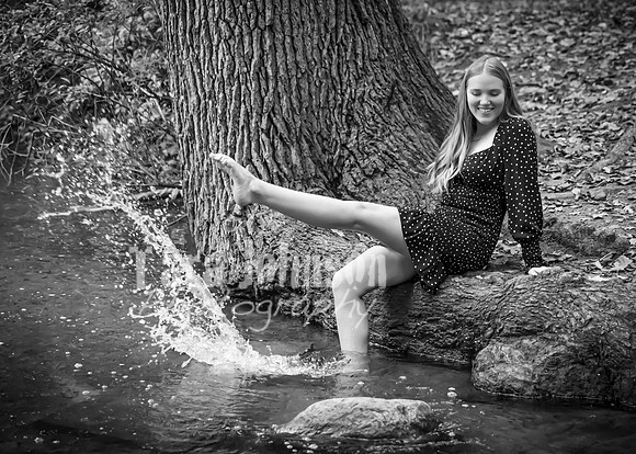Liv Robins - BW - TJP (30 of 72)