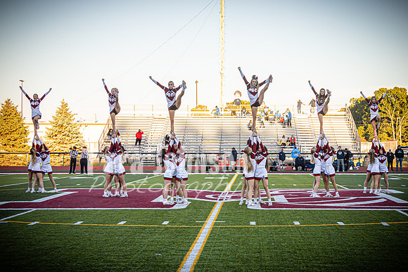 2022 MHS Cheer 9-30 Game - TJP (5 of 13)