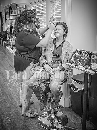 Eric & Elyse - Wedding Prep - BW (submitted) (10 of 17)