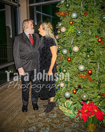 2023 DSI Formal - 40th - Christmas Pose - TJP (9 of 55)