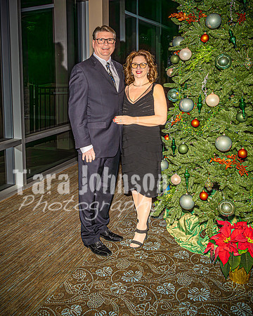 2023 DSI Formal - 40th - Christmas Pose - TJP (10 of 55)