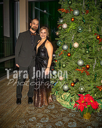 2023 DSI Formal - 40th - Christmas Pose - TJP (15 of 55)