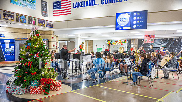 2023 LHS Band - Holidays in the Atrium (8 of 80)