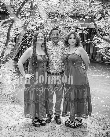 Torres Family @ Paint Creek Trail - BW - TJP (11 of 36)