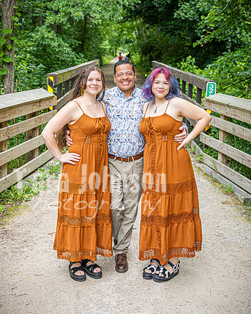 Torres Family @ Paint Creek Trail - Color - TJP (8 of 36)