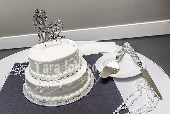 J. & D. Klann - Cutting of the Cake - TJP (11 of 24)