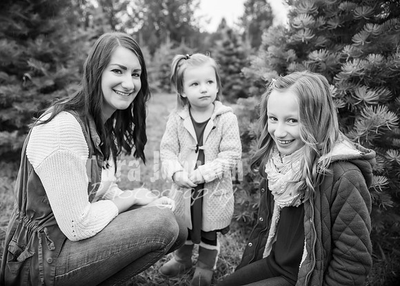 Eric & Rachelle Miras Family - BW - TJP (7 of 67)