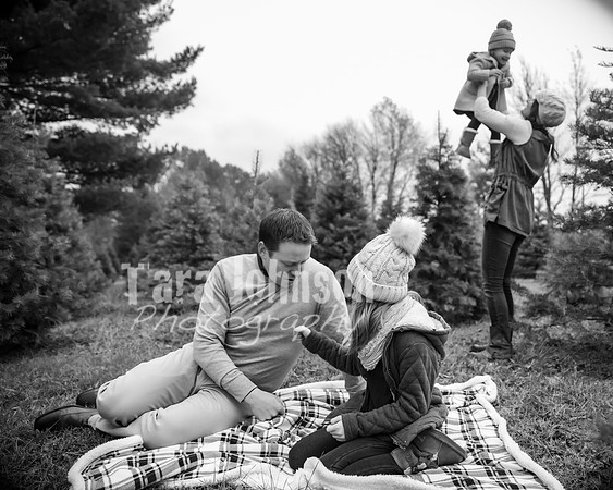 Eric & Rachelle Miras Family - BW - TJP (44 of 67)