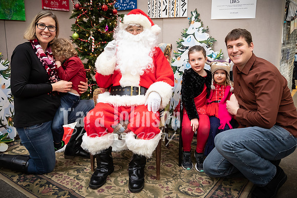 2019 MCP Christmas Families (13 of 41)