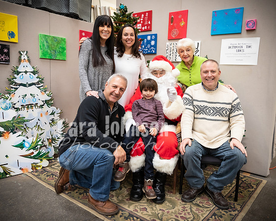 2019 MCP Christmas Families (20 of 41)