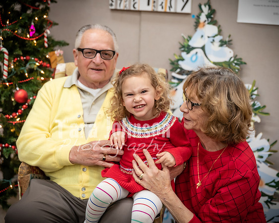 2019 MCP Christmas Families (37 of 41)