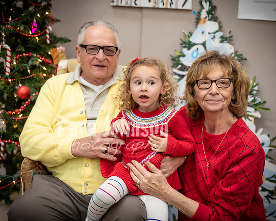 2019 MCP Christmas Families (38 of 41)