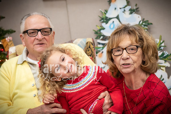 2019 MCP Christmas Families (39 of 41)
