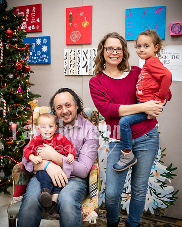 2019 MCP Christmas Families (40 of 41)