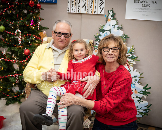 2019 MCP Christmas Families (34 of 41)