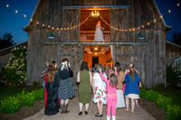 Michael & Ashlee McGrath - The Bouquet Toss - TJP (6 of 11)