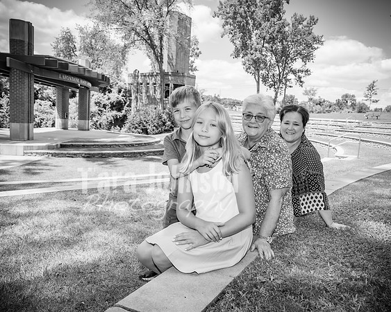 Weeks Family - BW - TJP (17 of 39)