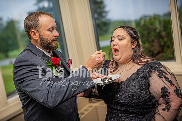Eric & Elyse - Wedding Cake - TJP (12 of 18)