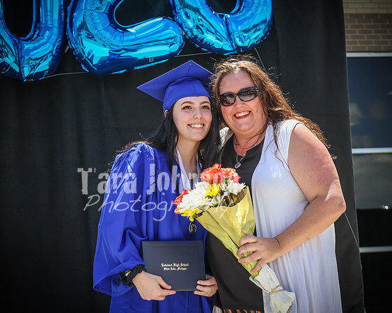 20 LHS Graduation - Family - TJP (14 of 18)