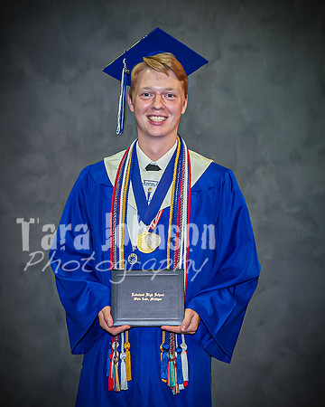 22 LHS Grad - Angle #5 Studio - TJP (2 of 584)