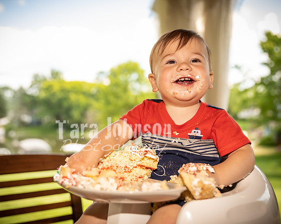 Jon Sculthorpe's Cake Smash - TJP (53 of 140)