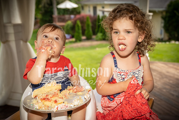 Jon Sculthorpe's Cake Smash - TJP (80 of 140)