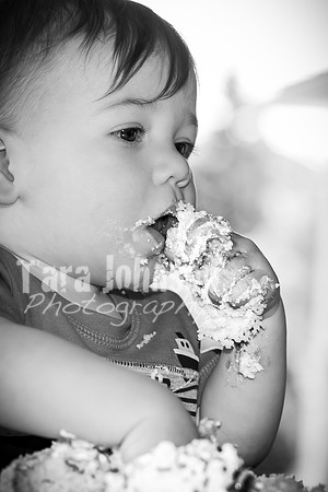 Jon Sculthorpe's Cake Smash - BW - TJP (47 of 141)