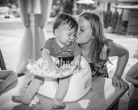 Jon Sculthorpe's Cake Smash - BW - TJP (76 of 141)