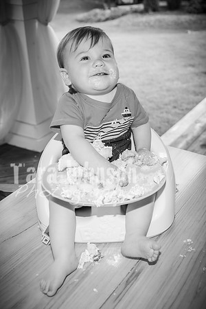 Jon Sculthorpe's Cake Smash - BW - TJP (79 of 141)