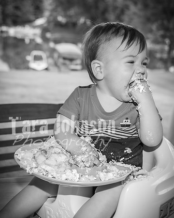 Jon Sculthorpe's Cake Smash - BW - TJP (88 of 141)