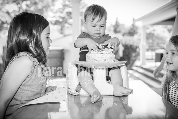 Jon Sculthorpe's Cake Smash - BW - TJP (42 of 141)