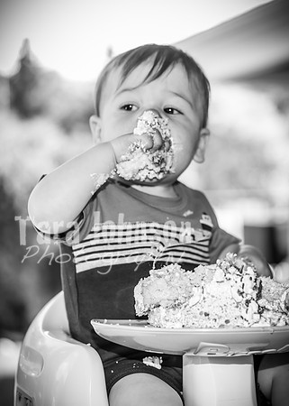 Jon Sculthorpe's Cake Smash - BW - TJP (46 of 141)