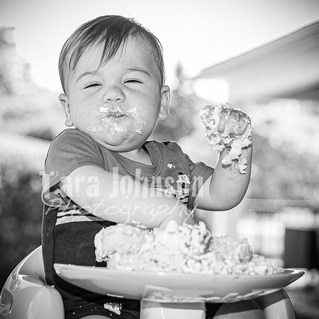 Jon Sculthorpe's Cake Smash - BW - TJP (50 of 141)