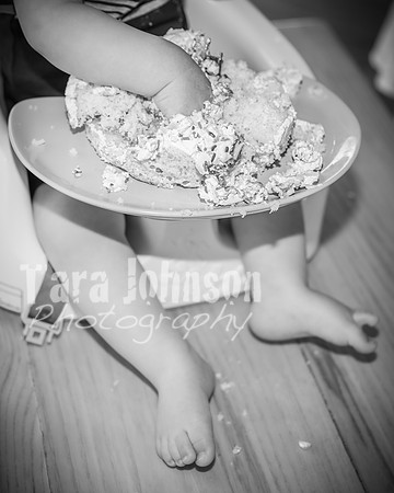 Jon Sculthorpe's Cake Smash - BW - TJP (52 of 141)