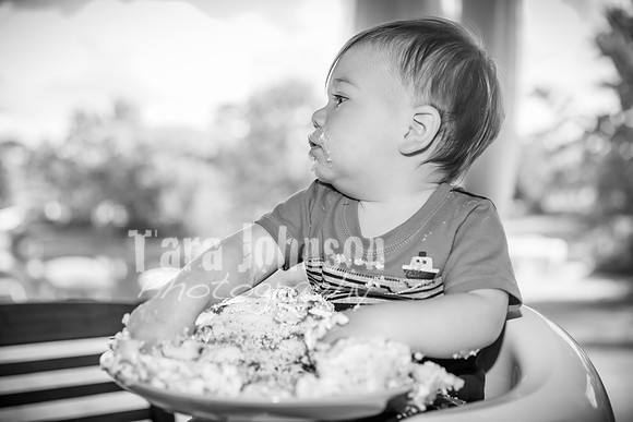 Jon Sculthorpe's Cake Smash - BW - TJP (53 of 141)