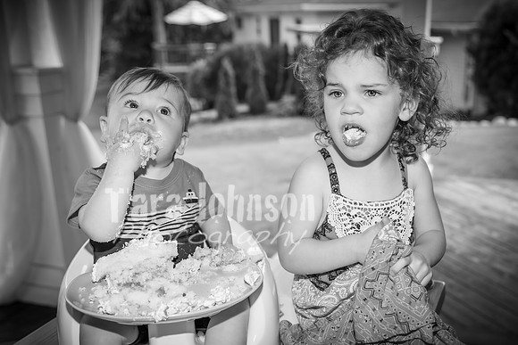 Jon Sculthorpe's Cake Smash - BW - TJP (81 of 141)